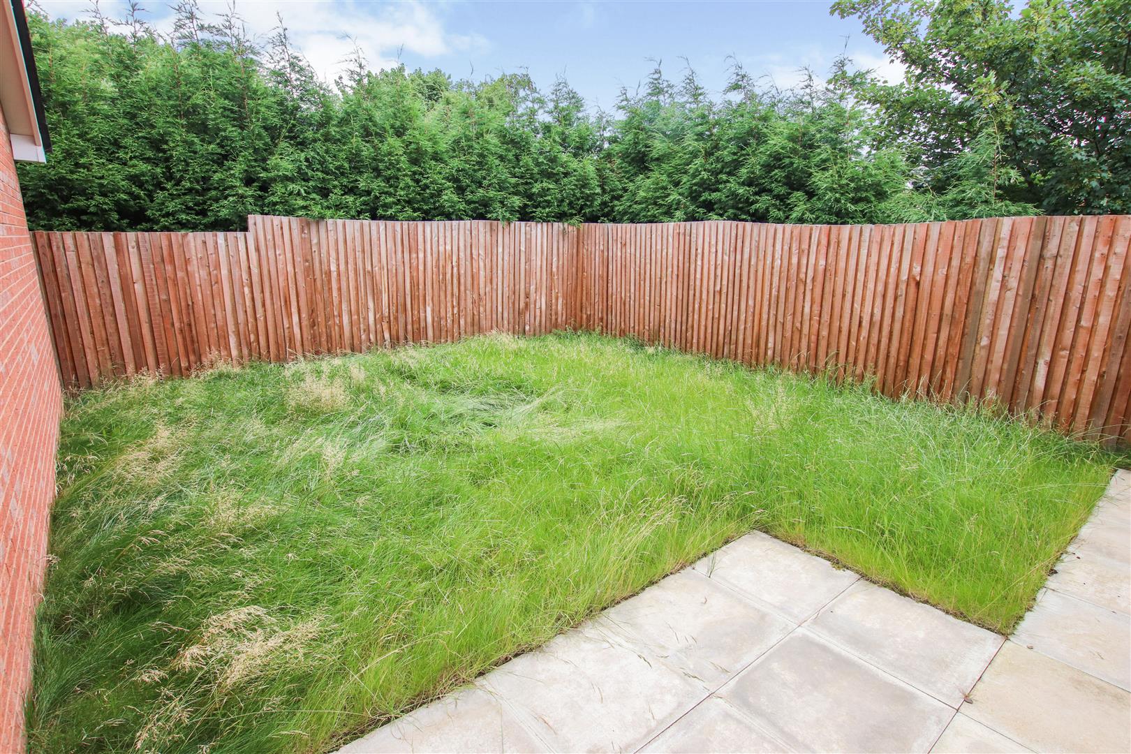 ENCLOSED REAR GARDEN